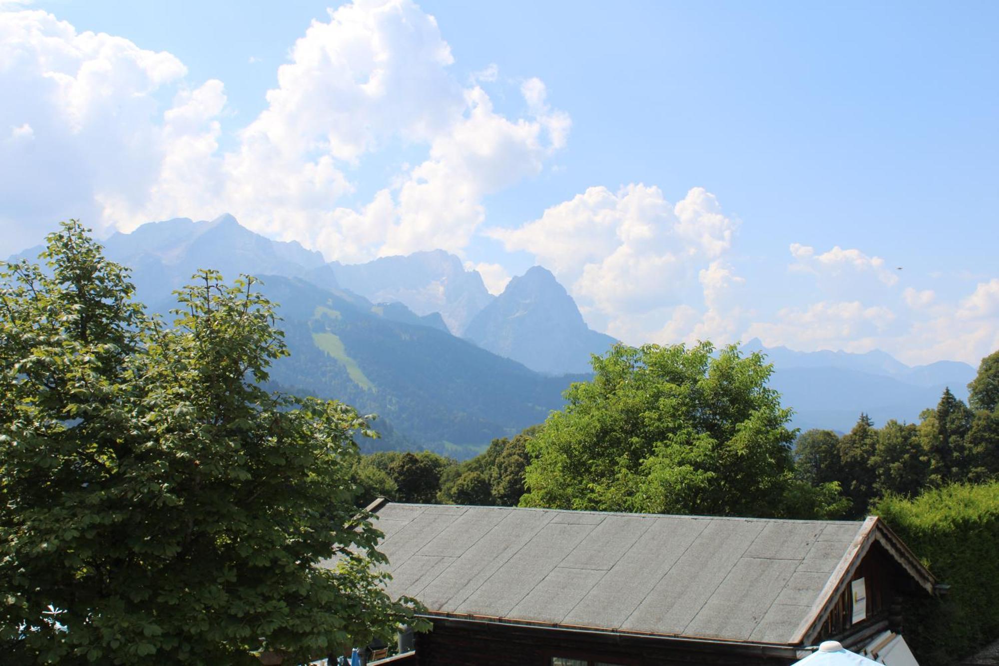 Pfeiffer Alm Am Sonnenhang Mit Blick Auf Die Zugspitze Garmisch-Partenkirchen járás Szoba fotó